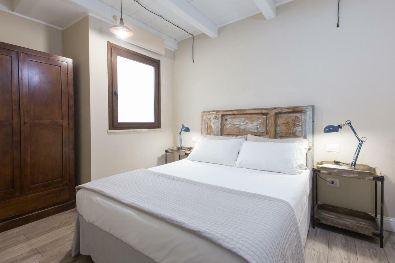 White House Apartment Cagliari Bagian luar foto