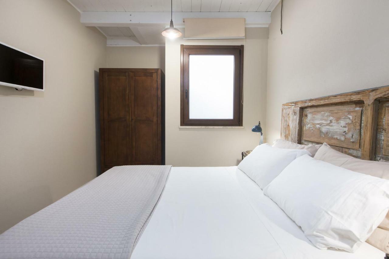 White House Apartment Cagliari Bagian luar foto