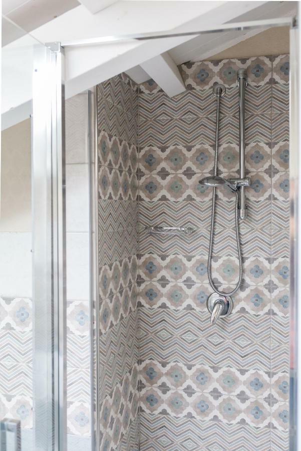 White House Apartment Cagliari Bagian luar foto