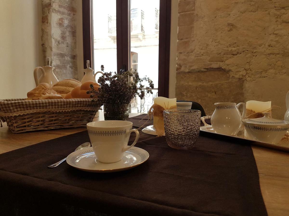 White House Apartment Cagliari Bagian luar foto