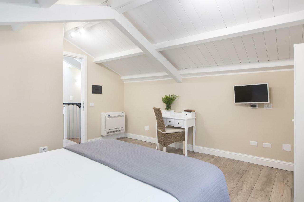 White House Apartment Cagliari Bagian luar foto