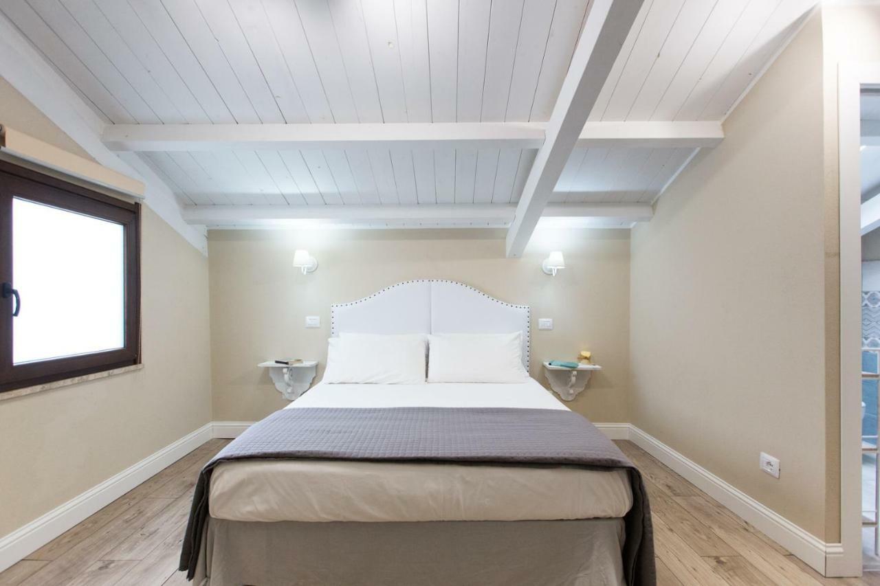 White House Apartment Cagliari Bagian luar foto