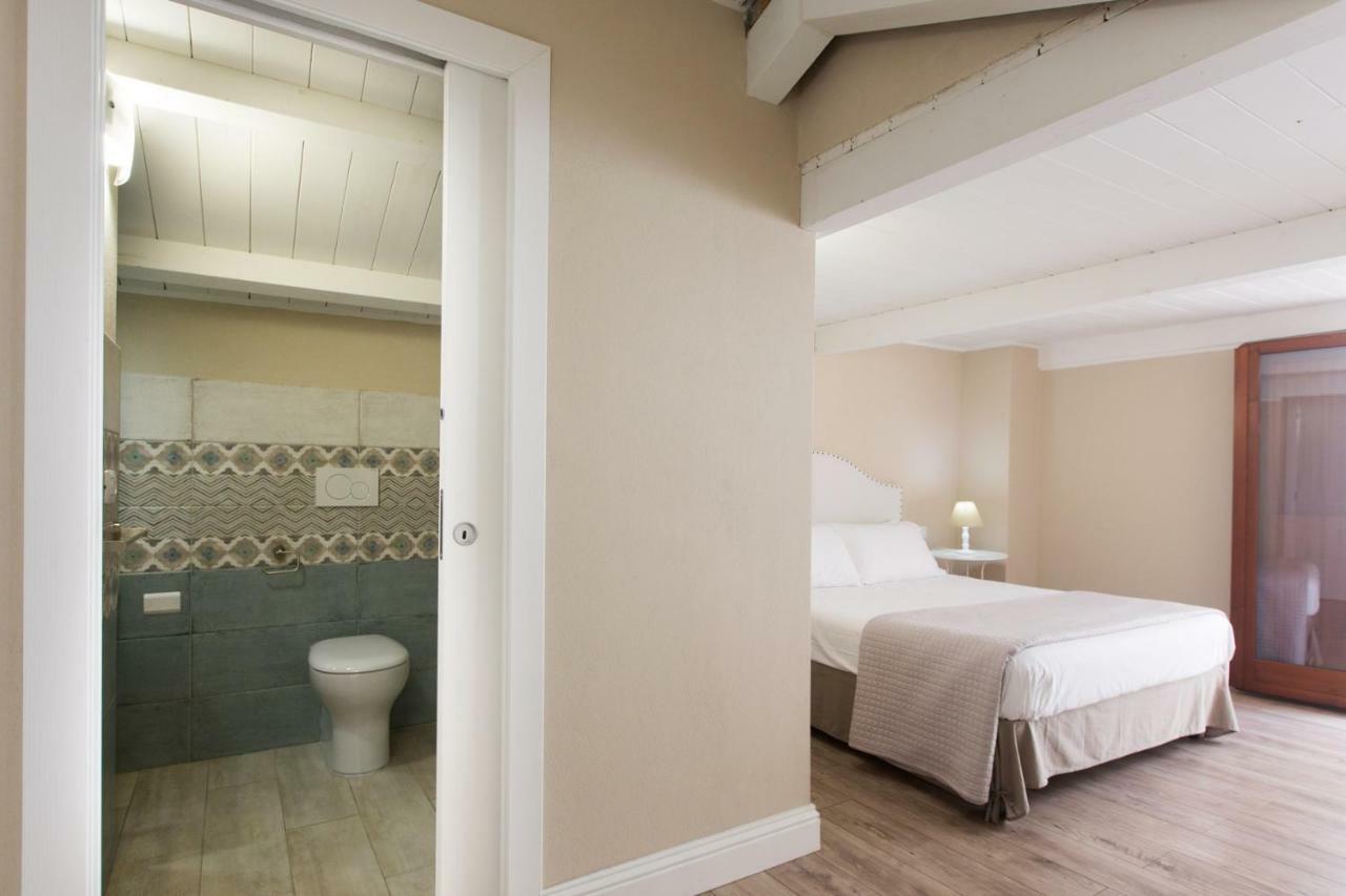 White House Apartment Cagliari Bagian luar foto