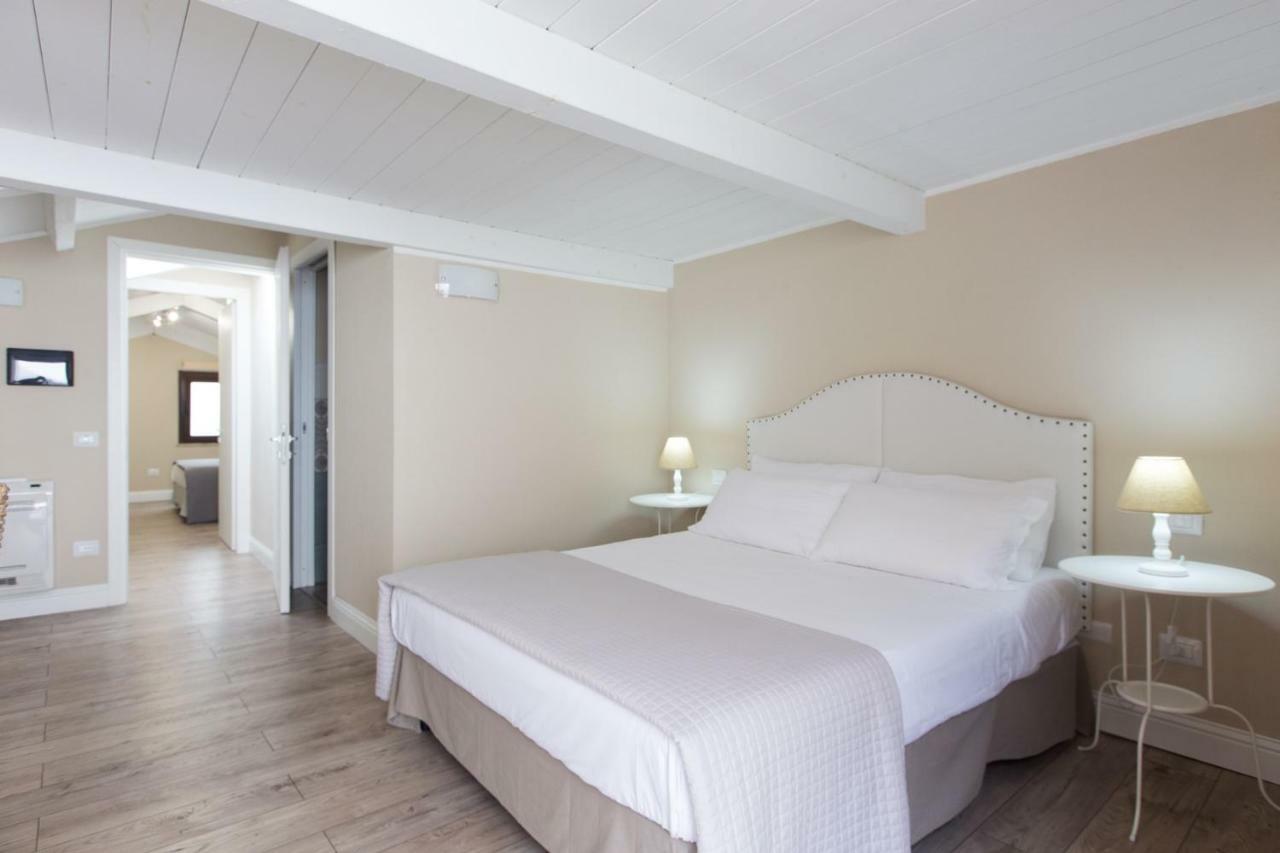 White House Apartment Cagliari Bagian luar foto